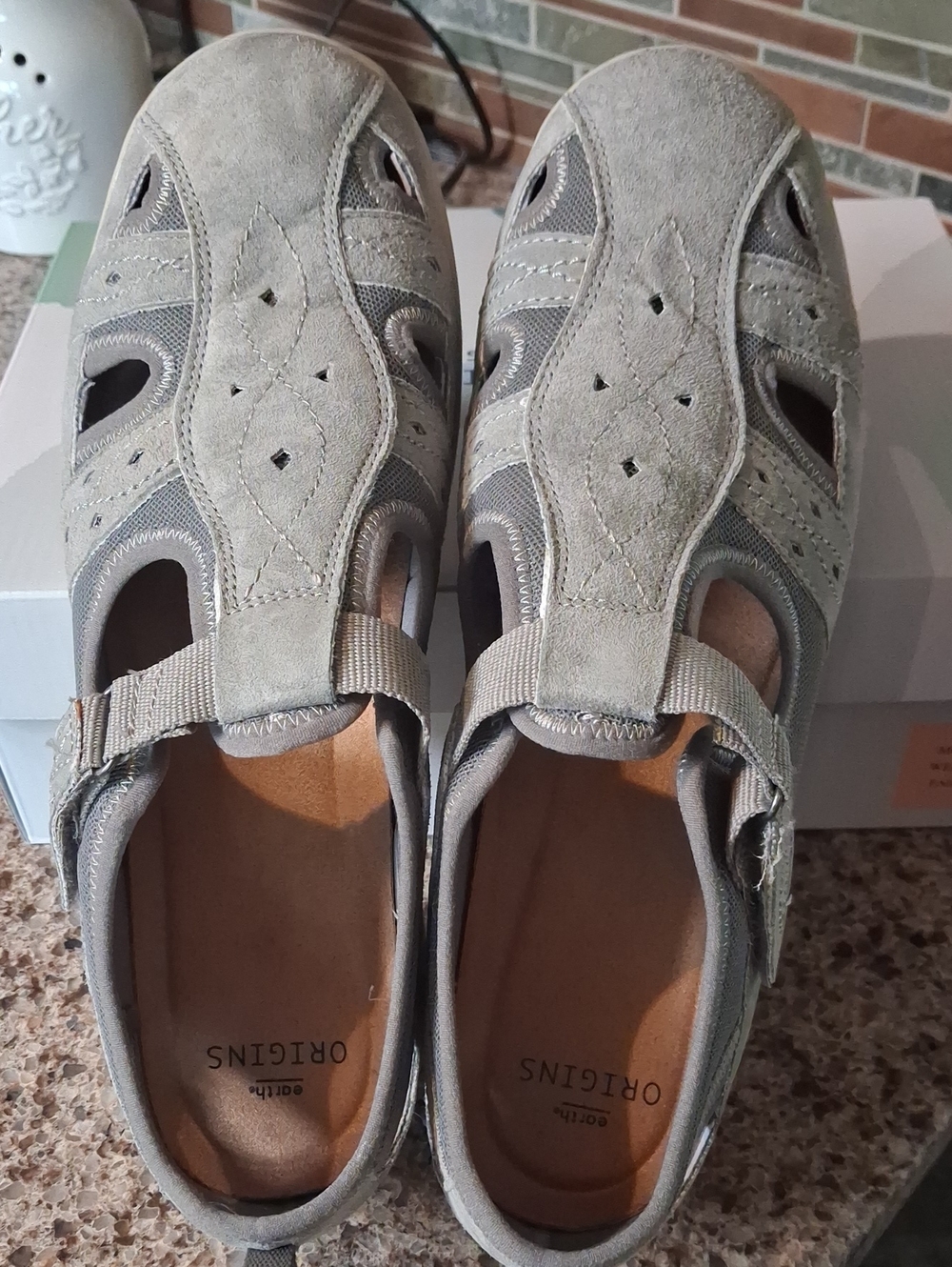 Earth Origins Women's Gray Suede Casual Cutout Shoes